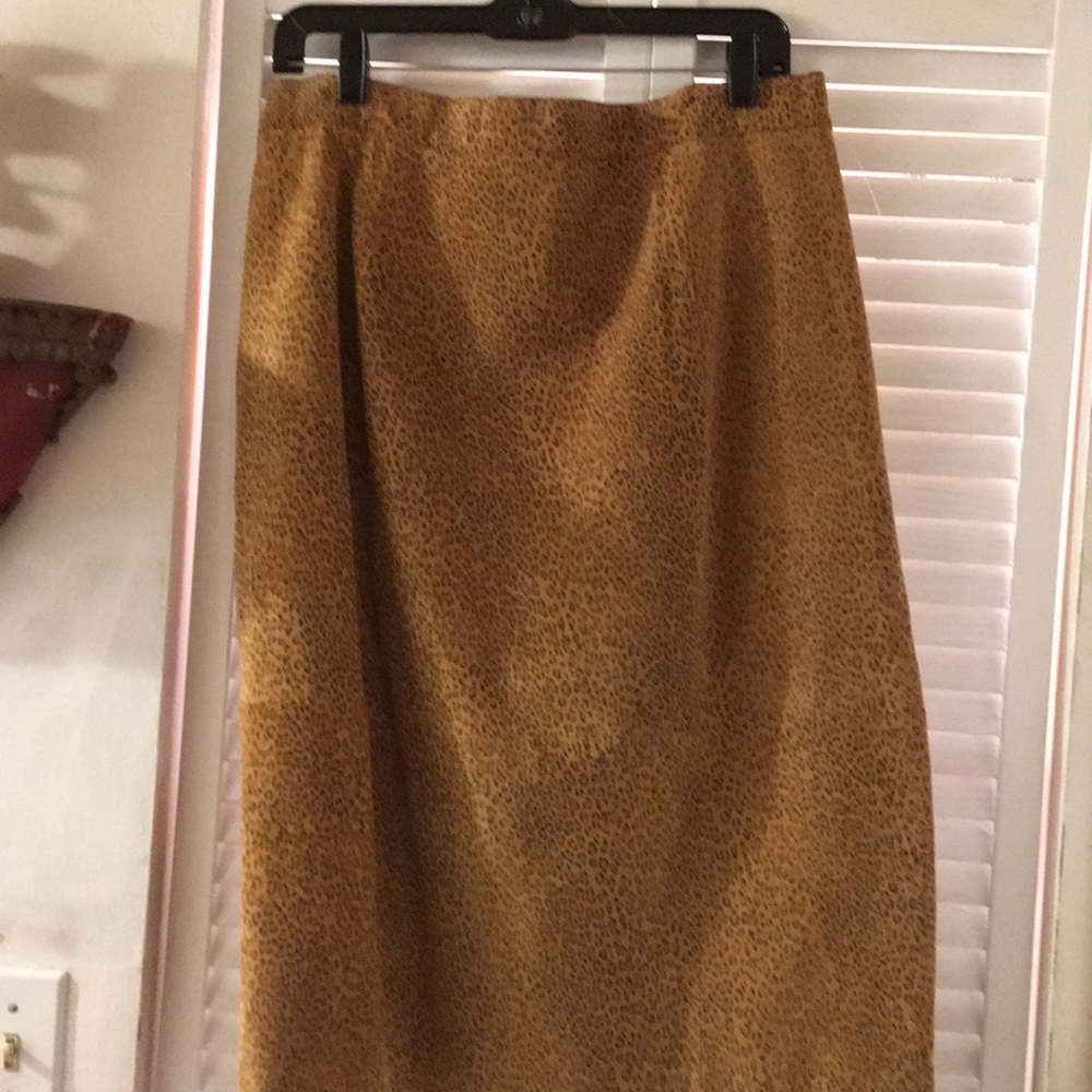 Tan leopard skirt